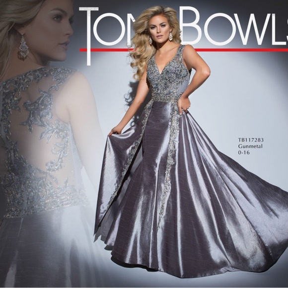 Tony Bowls Evening Gown - Picture 12 of 13